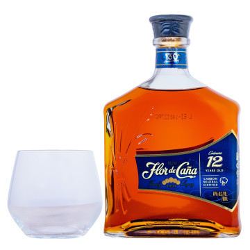 Flor de Cana Rum Centenario 12 Jahre mit 2 Gläsern in Geschenkverpackung - 0,7L 40% vol