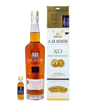A.H. Riise 1888 Copenhagen Medal Spirituose auf Rum-Basis + 0,02L Non Plus Ultra Very Rare Miniatur - 0,72L 40% vol