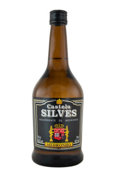 Castelo de Silves Aguardente de Medronhos - 0,7L 42,2% vol Castelo de Silves Aguardente de Medronhos - 0,7L 42,2% vol
