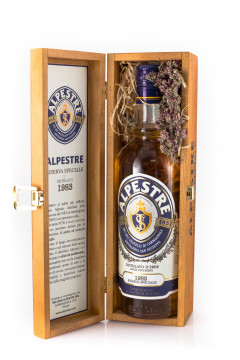 Alpestre 1983 Riserva Speciale - 0,7L 49,2% vol Alpestre 1983 Riserva Speciale - 0,7L 49,2% vol